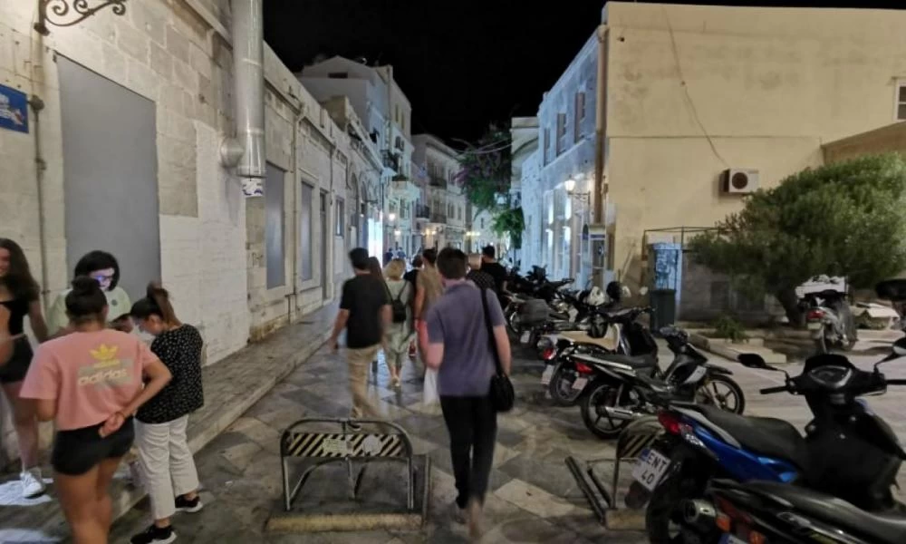 Κορονοϊός: Μια "ανάσα" πριν το "μίνι" lockdown οκτώ περιοχές στην ηπειρωτική χώρα και πολλά νησιά